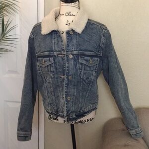 Hollister women jeans Sherpa jacket size L